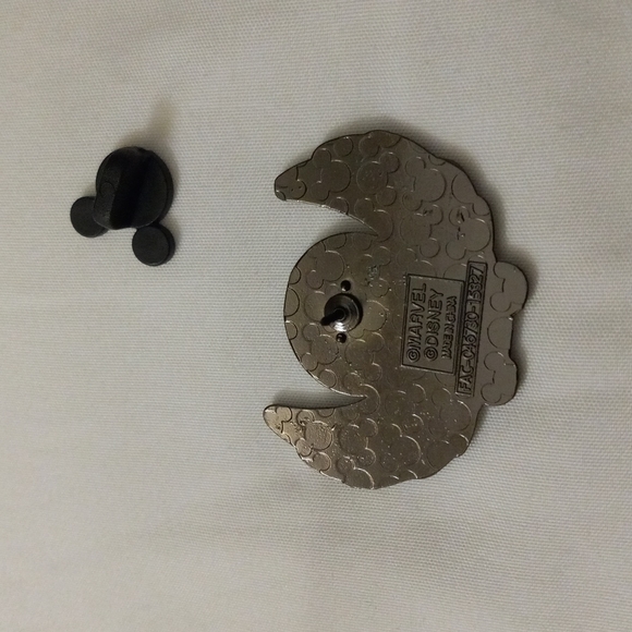 Marvel Disney Falcon Kawaii Chibi Trading Pin - Picture 2 of 2